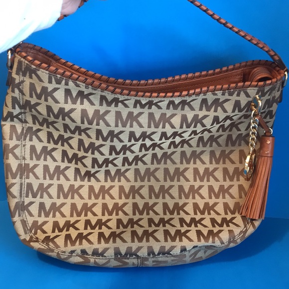 Michael Kors Signature bag - Picture 2 of 16
